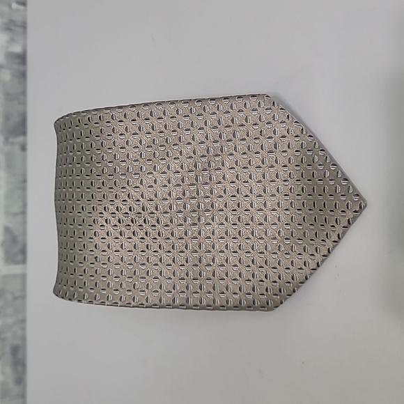 Calvin Klein Gold Silver Metallic Optical Illusion Tie 100% Silk 60" Long - Picture 1 of 4